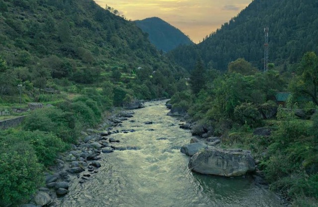 All view cottage tirthan valley river side