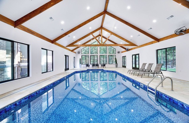 Villa de lujo, 7BD 4BA, SKI SHAWNEE / BUSHKILL / PRIVADO 36 'PISCINA / Bañera de hidromasaje / Firepit