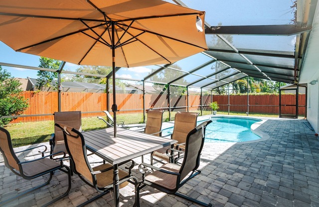 All you need to feel right at home while away from home! office/pet friendly