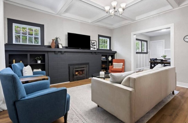 Alluring Home Near Drake University