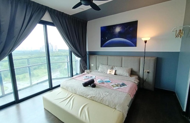Almas Suites 알마스 스위트 갤럭시 스페이스 넷플릭스 바 STAY