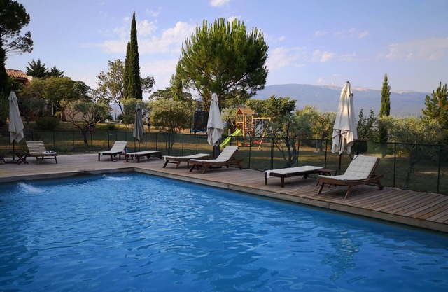 Almendros: 3 habitaciones, estacionamiento, terraza, entrada privada, vista al jardín - Almendros
