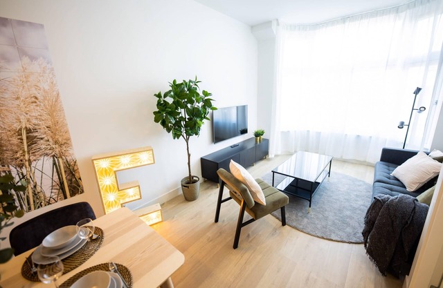 Earnestly 1 Bed Serviced Apartment 54m2 -NB306E-