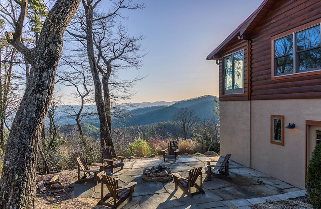 Alpine Vista - Blowing Rock Cabin con bañera de hidromasaje, teatro, sauna, vistas