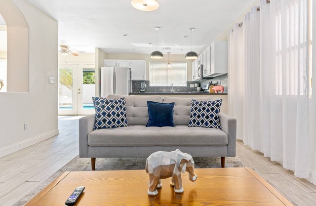 Increíble casa de 5 BDR W / Pool, cerca del Strip.