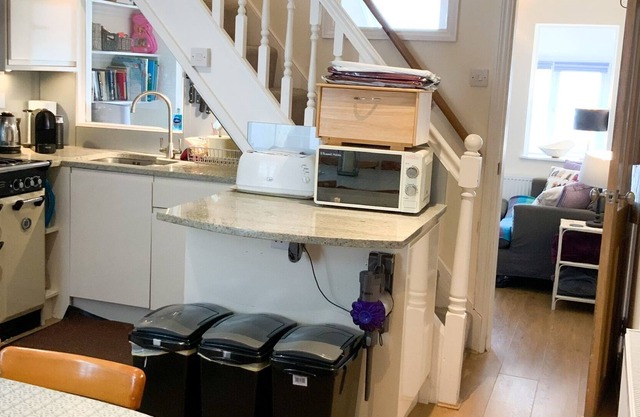 Hill head hideaway, Fantastic beach house with amazing views over the Solent and Isle of Wight. P...