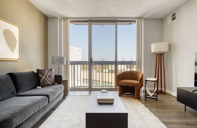 Amazing Bethesda 2BR w/ Gym & Pool, near Metro, by Blueground