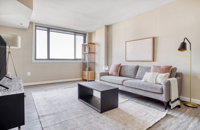 Amazing Clarendon 1BR w/ Gym, W/D & Doorman, walk to Metro, by Blueground