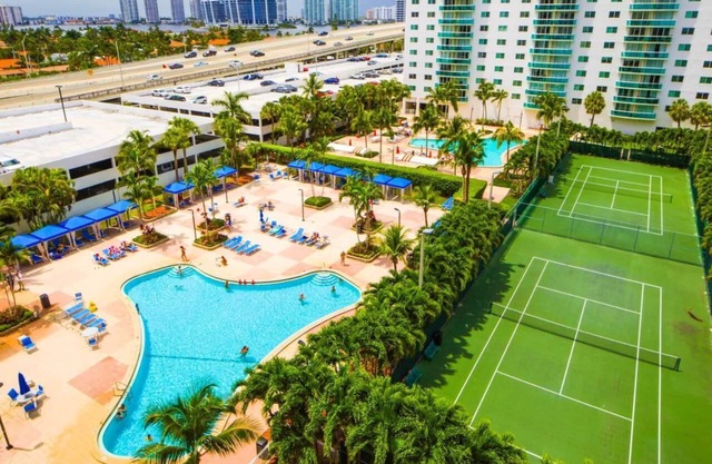 Amazing Condo 3 min to the Beach