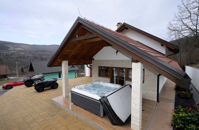 Increíble County House Krasno con jacuzzi y quads