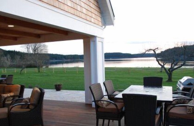 Increíble Waterfront Estate - 10 Acre, 2 Home Estate - Junto a Roche