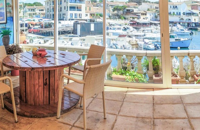 Amazing Home In Sausset-Les-Pins