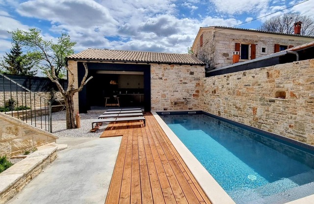 Increíble casa en Tinjan
