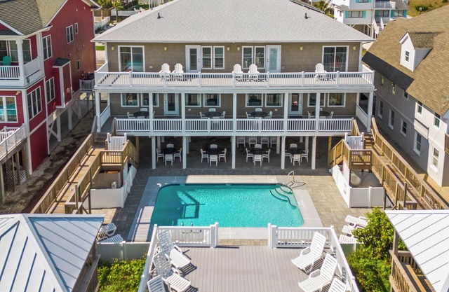 6 habitaciones frente al mar con piscina y ubicación perfecta