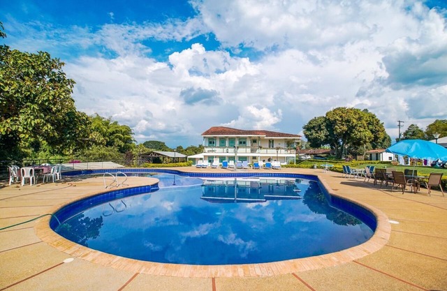 Increíble ubicación / 2 min del Parque Nacional de Coffe / Piscina al aire libre / WiFi gratis y Parkgn