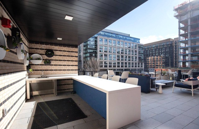 Amazing NoMa 1BR w/ W/D, Concierge & Gym, nr Metro, by Blueground