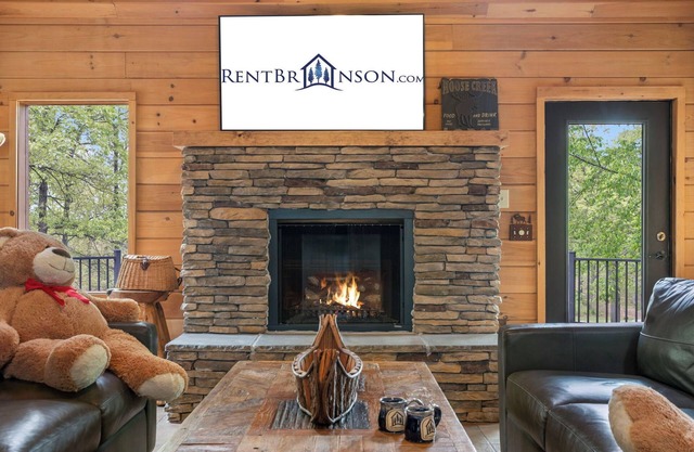 Increíble cabina premium, bañera de hidromasaje, bañeras de hidromasaje, chimenea y pozo, cerca de Big Cedar - Moose Lodge