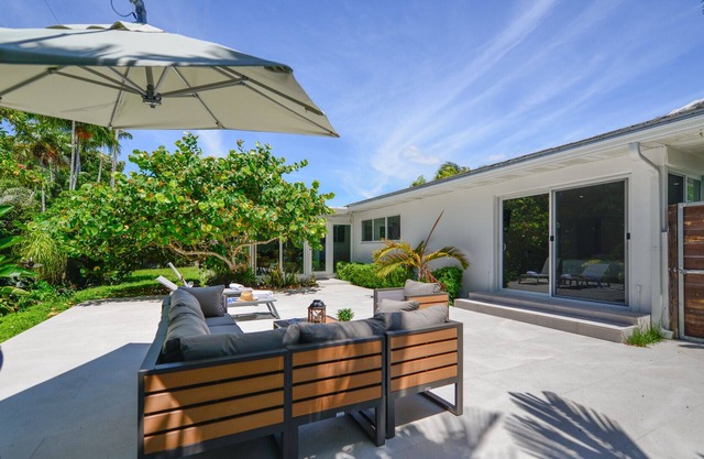 Amazing renovated home close to the Bay