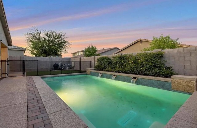Amazing Surprise Retreat W/Heated Pool, Hot tub, Ping Pong Table and much more!