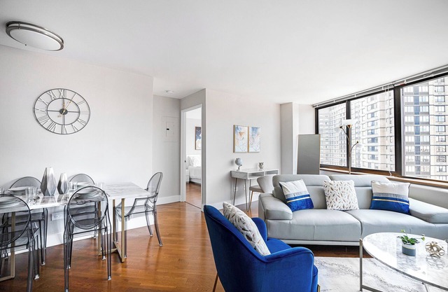 Amazing UES Luxury 2 Bed w/Gym, Pool,Laundry #6161