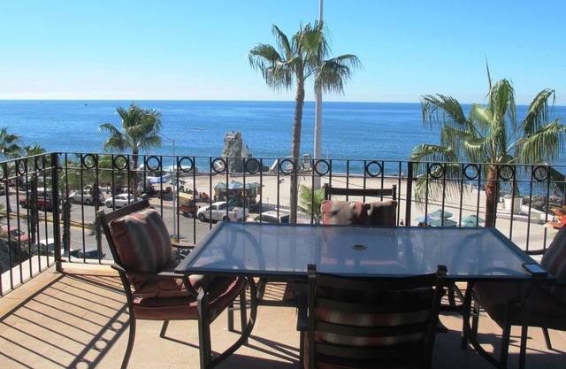 ¡VISTAS INCREÍBLES! Centro Historico Ocean View 2 habitaciones / 2 baños 1800 sq. Ft.