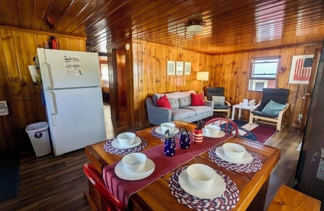 Cabin #6 - Americana