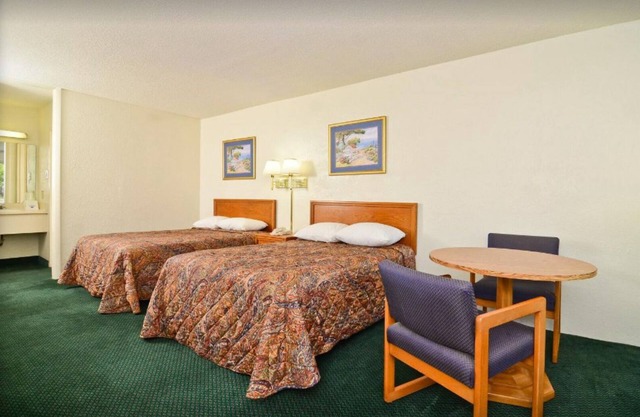 Americas Best Value Inn Wilson - 2 camas dobles para no fumadores (PLANTA BAJA)