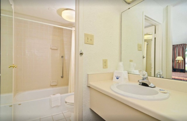 Americas Best Value Inn Wilson - UNIDAD 22 PRIMERA PLANTA DE 2 CAMAS