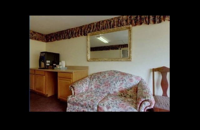 Americas Best Value Inn Wilson UNIDAD 23 2 CAMAS PRIMER PISO