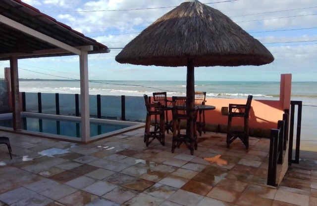 Una experiencia inolvidable en una posada de playa sobre el agua. Suite jardín