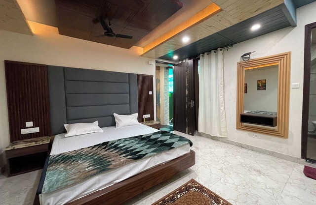 Anand residency