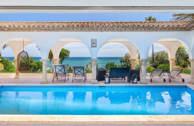 CASA ANDALUZA EN LA PLAYA