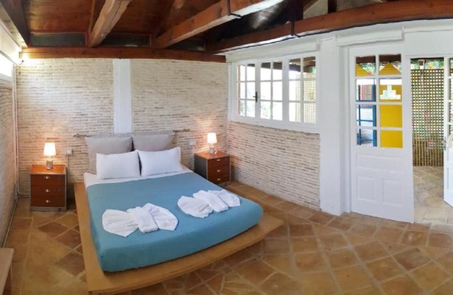 Anemona Apartments and Studios