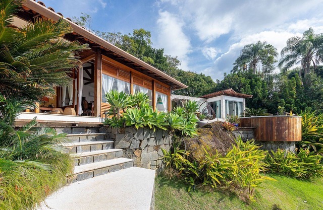 Ang043 - Encantadora casa de 4 cuartos en una isla en Angra