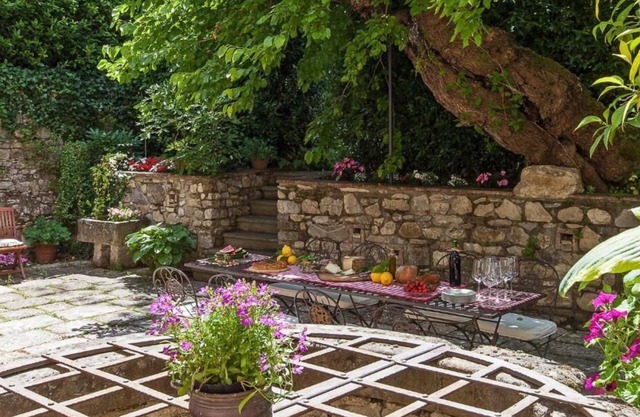 Apartamento en masía con piscina