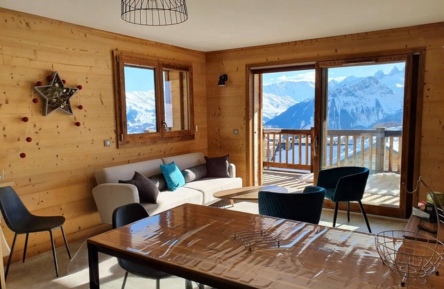 Apartment 8 pers. Ski in ski out La Toussuire