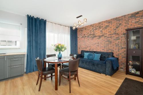 Apartament City View West Bułgarska by Noclegi Renters