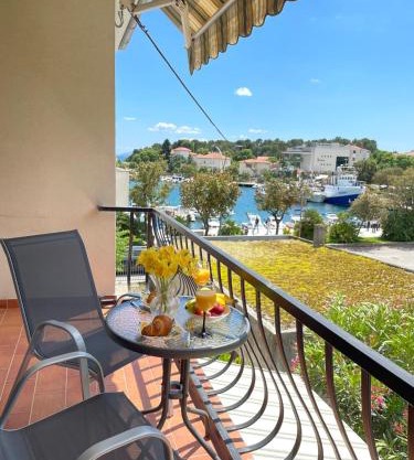 Apartament Krk Near The Sea With Garage