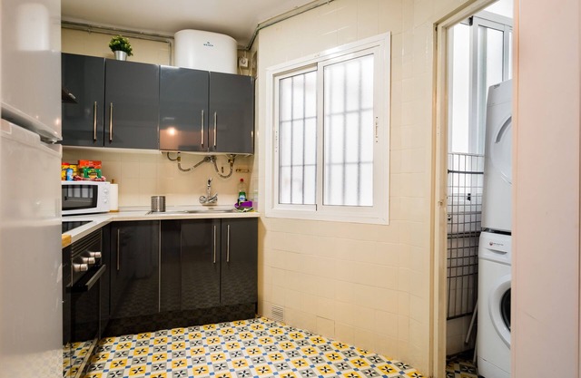 Apartamento Cerca del Centro y de la Estación de Santa Justa a pie y Parking