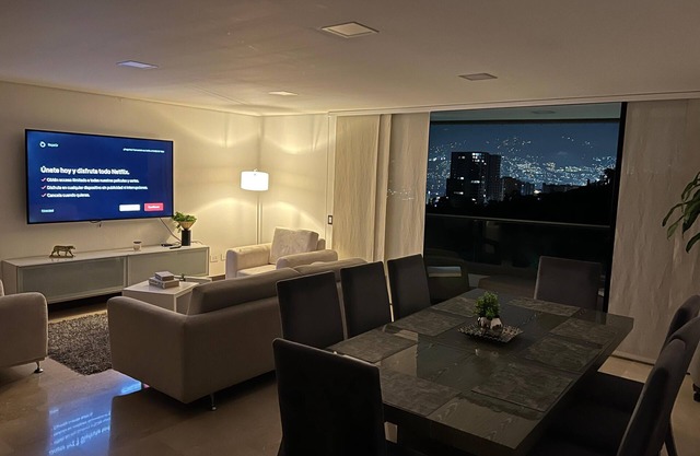 Apartamento moderno con piscina y espectacular vista en todo el barrio poblado