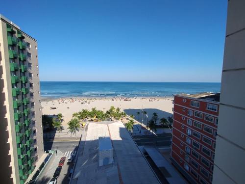 Apartamento Pé na areia e Vista mar a 20 metros da Praia da Aviação