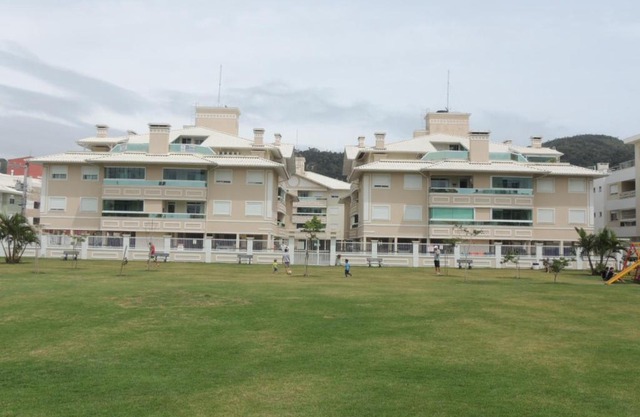 Apartamento Praia Ingleses 3 quartos - Condomínio Villa Rica