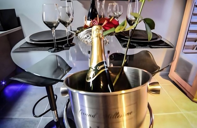 Apartamento 'Love Room De Luxe Lovalcove'