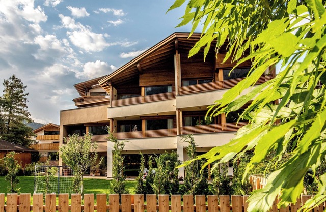 Apartamento "Mysciliar Tree II" con vistas a la montaña, Wi-Fi, jardín, terraza y balcón