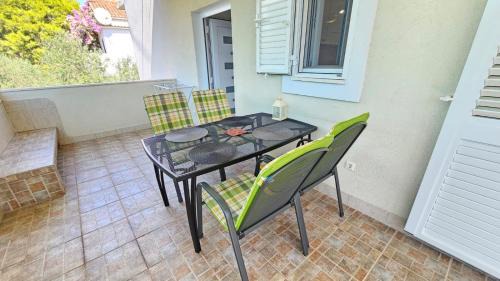 Apartman Irena with terase end private parking