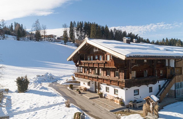Apartment on a farm with mountain views