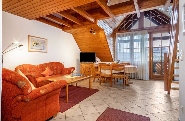 Apartamento 'Ferienwohnung 4, 99qm' con jardín compartido, balcón y Wi-Fi