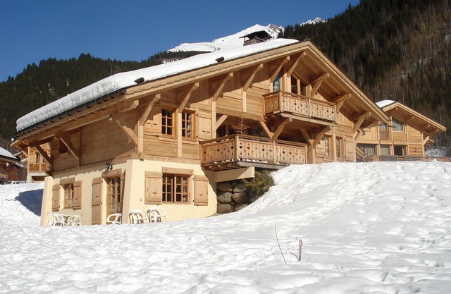 APARTAMENTO en chalet a 400 m en góndola (120km de pistas) y al pueblo