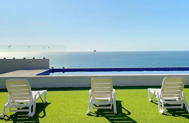 Depa a 1 cuadra del Malecón con vista al mar