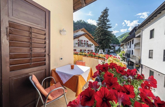 Apartamento "1SZ Graf Kreuzwegerhof Nals" con piscina, Wi-Fi, balcón y jardín